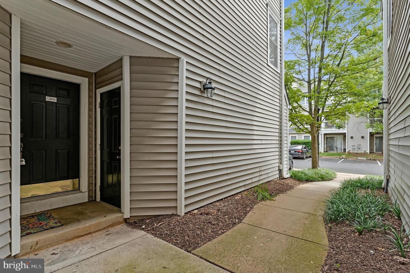 12890 FAIR BRIAR LN #12890 – photo 2