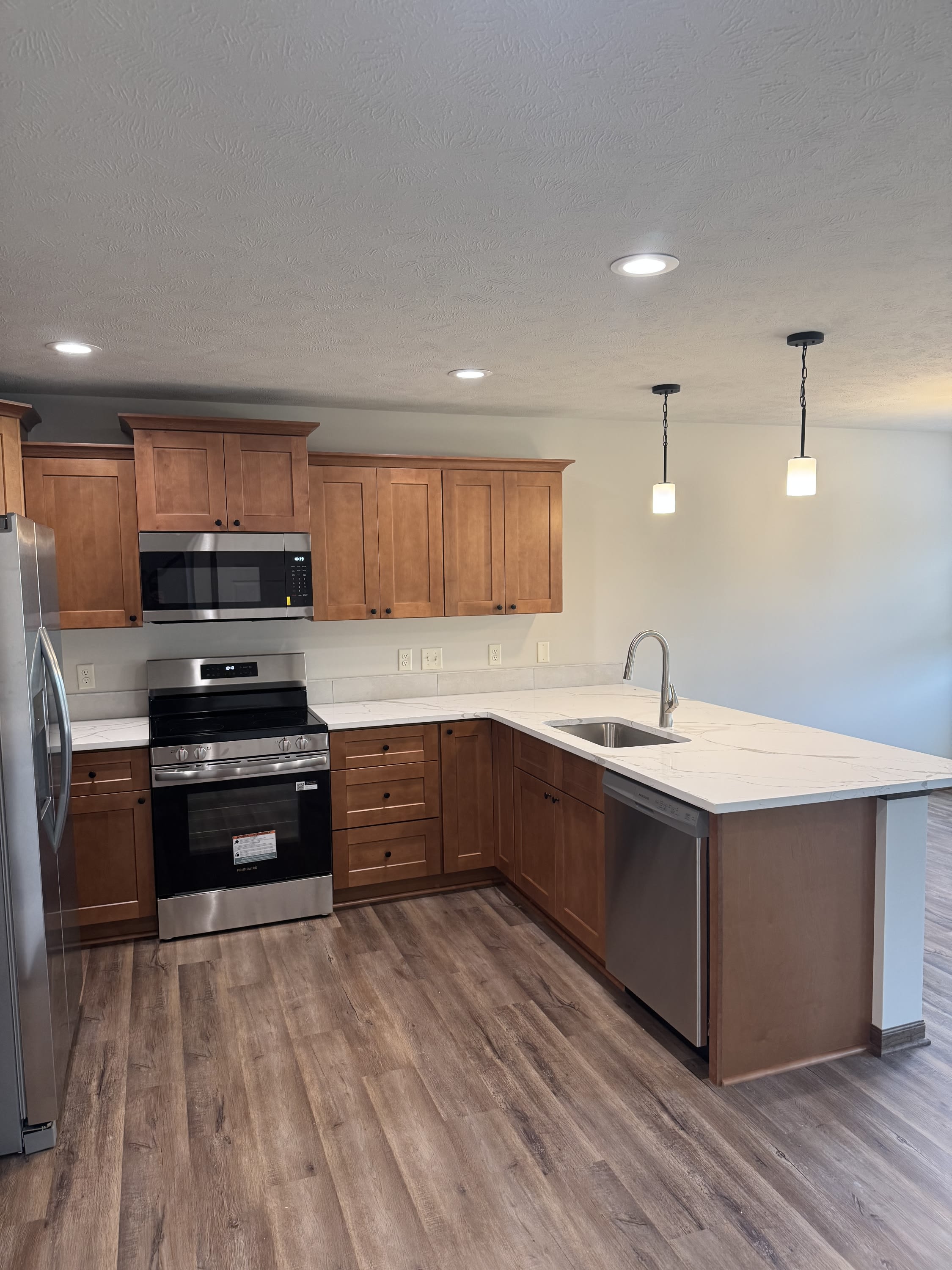 5745 Holstrom Ct – photo 2