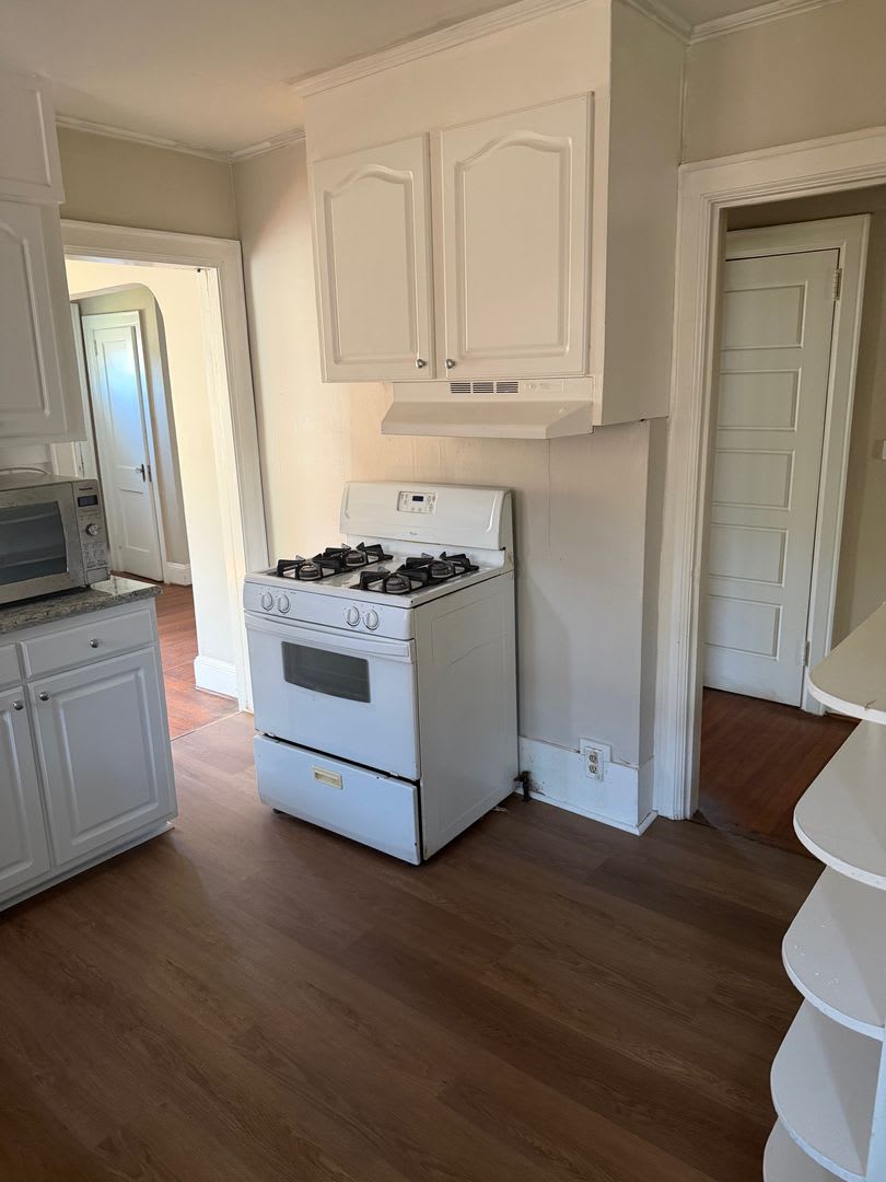 3 bedroom, 1 bathroom house on Central Ave – photo 4