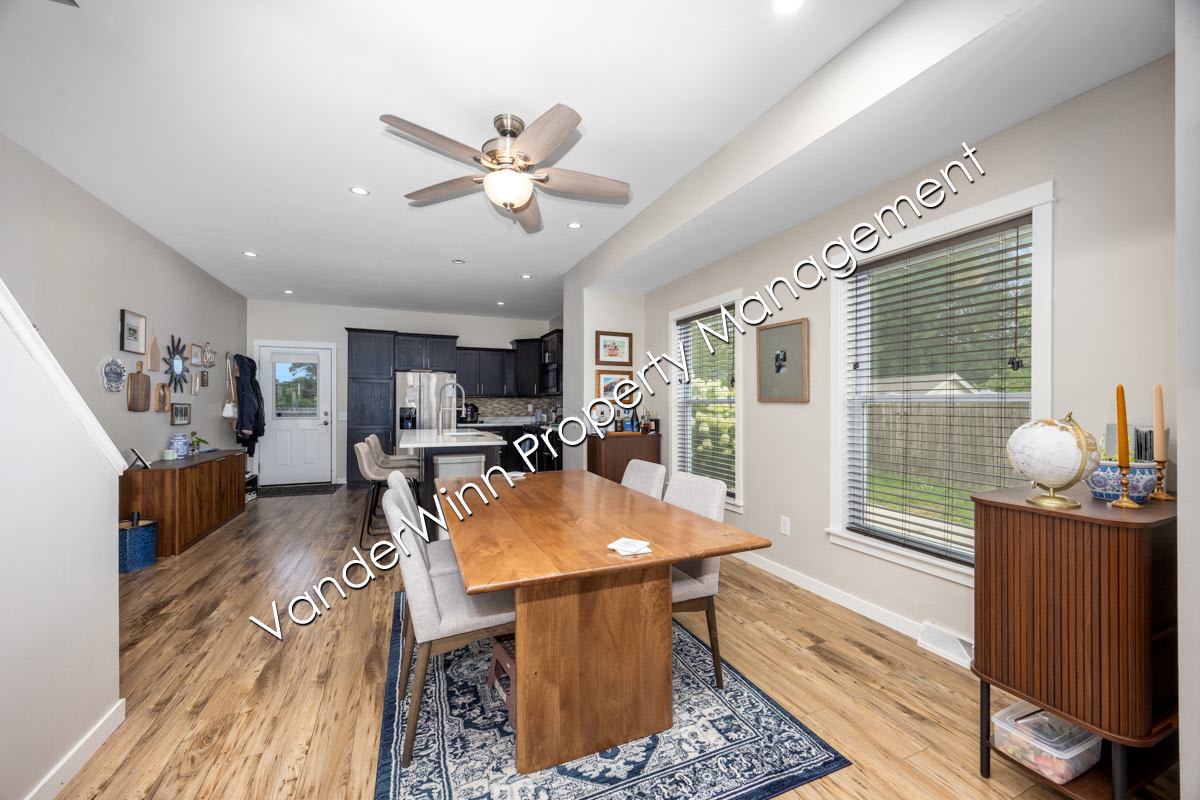 739 Bates Street Southeast – photo 4