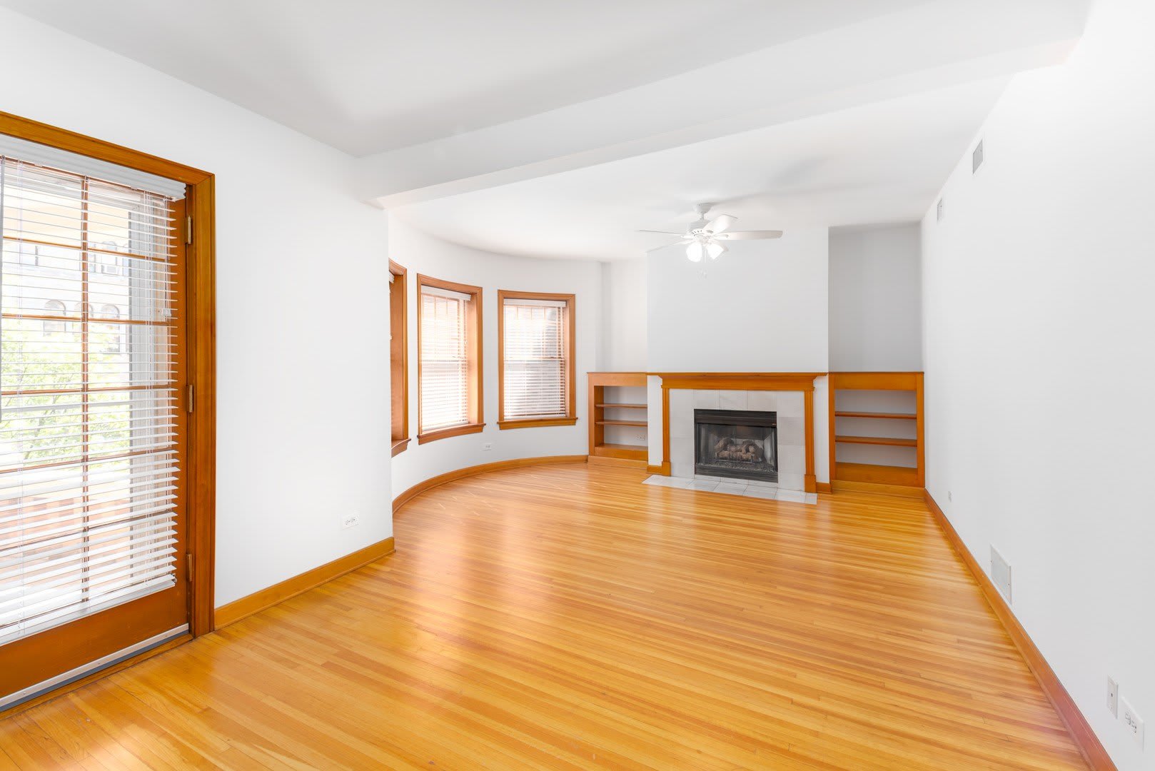 5610 N Kenmore Avenue – photo 3