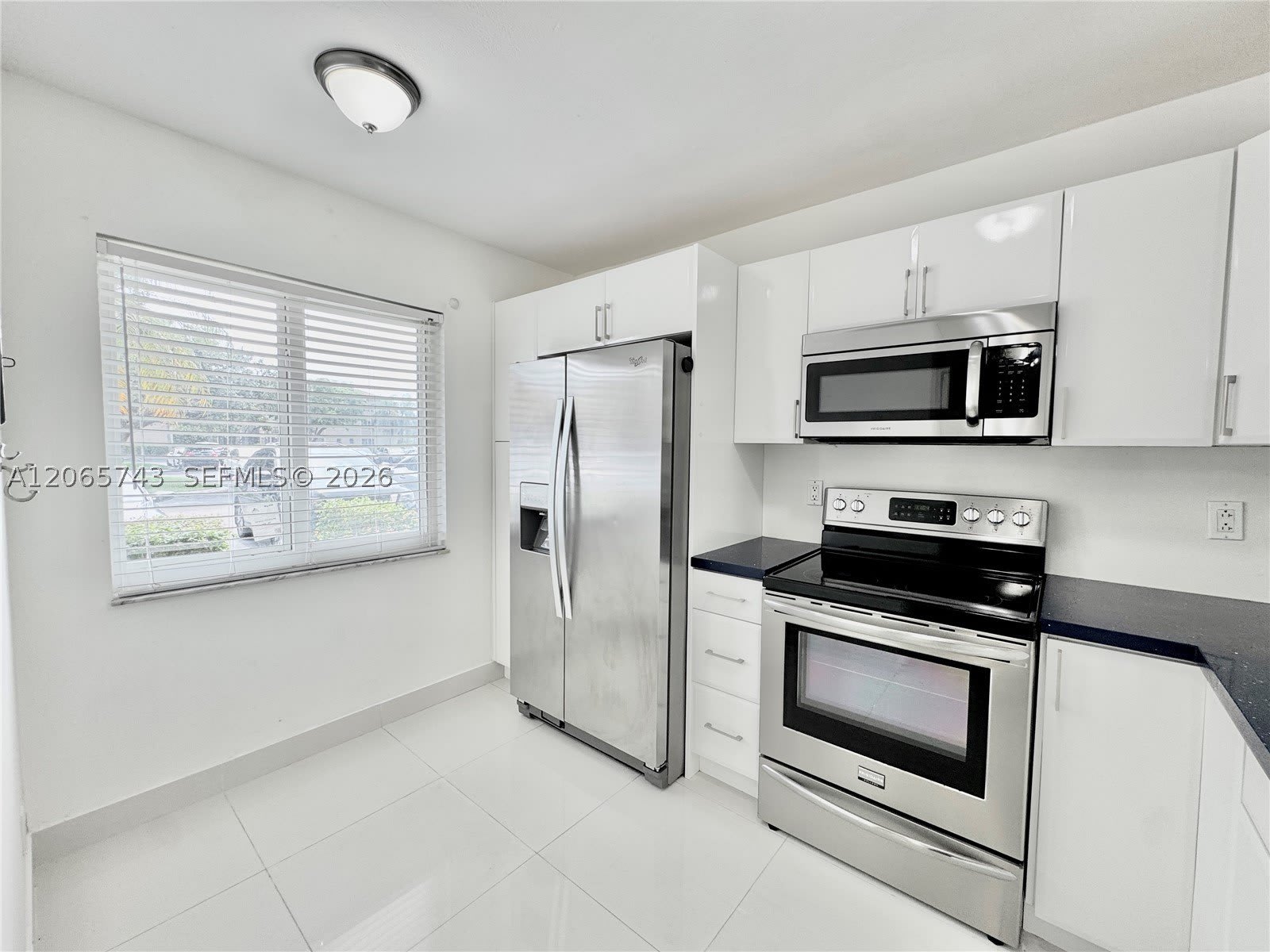7840 NW 50th St – photo 2