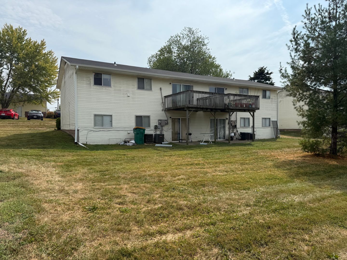 2 bedroom, 1 bath – photo 2