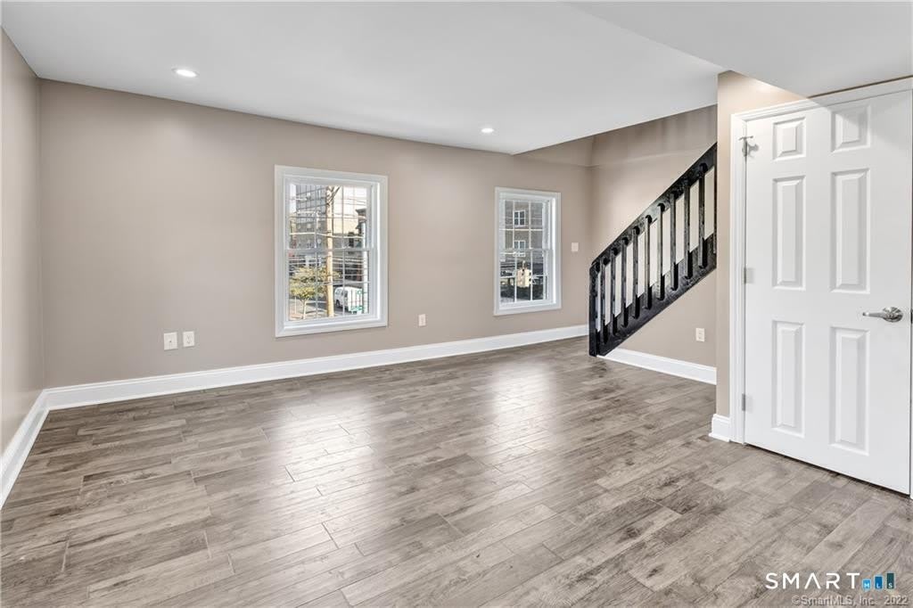 418 Howe Avenue – photo 5