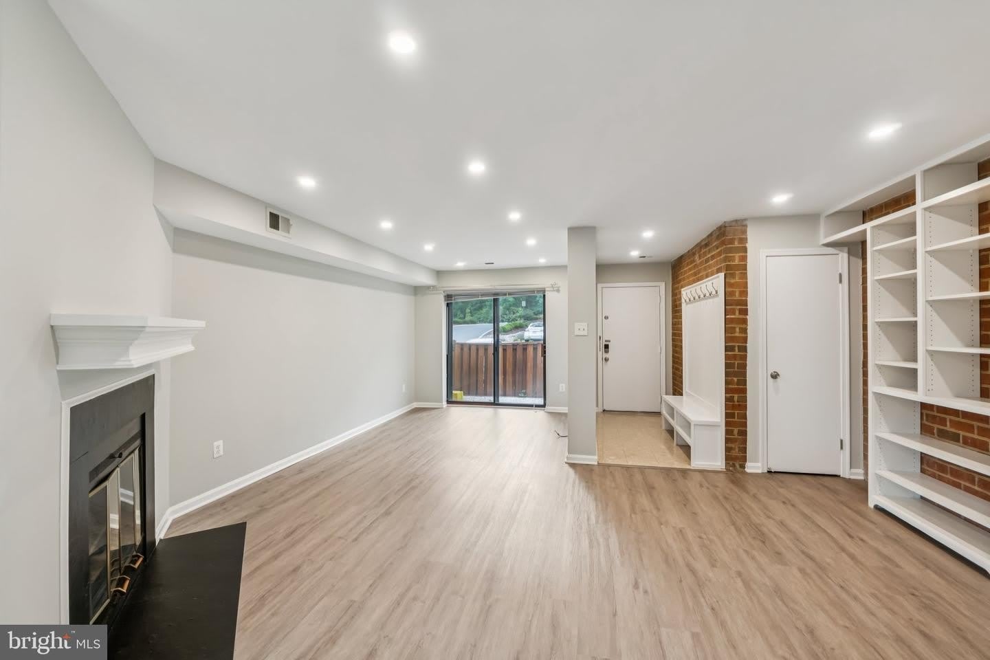 3437 SUMMIT CT NE #3437 – photo 4