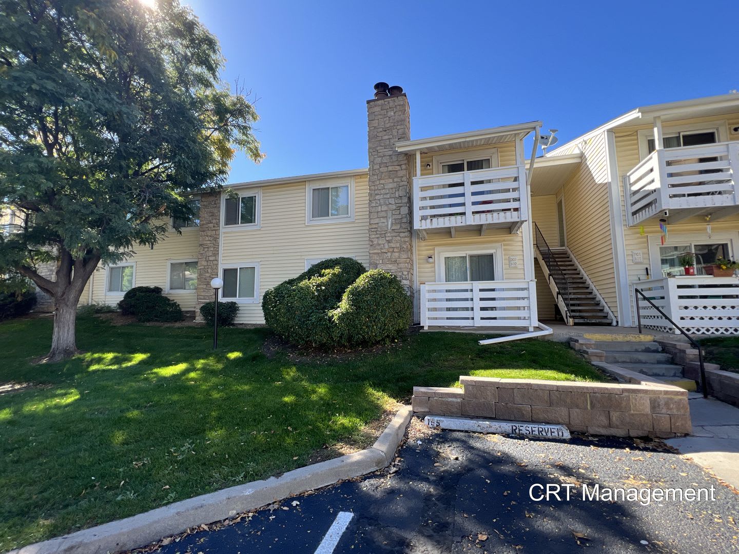 Spacious 2 Bed, 2 Bath Condo – Prime Lowry Location! – photo 1