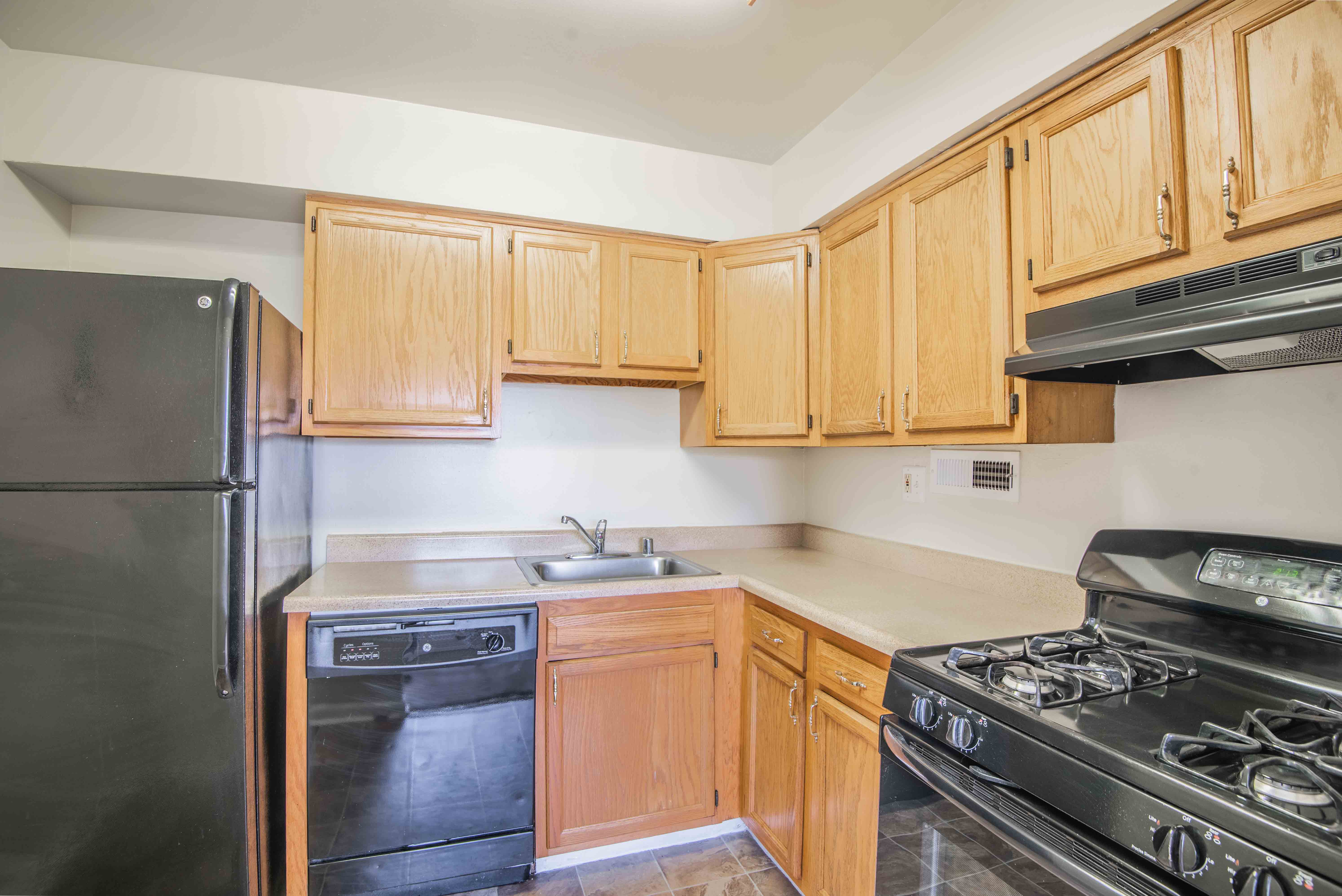 Greenlyn Apartments – photo 2