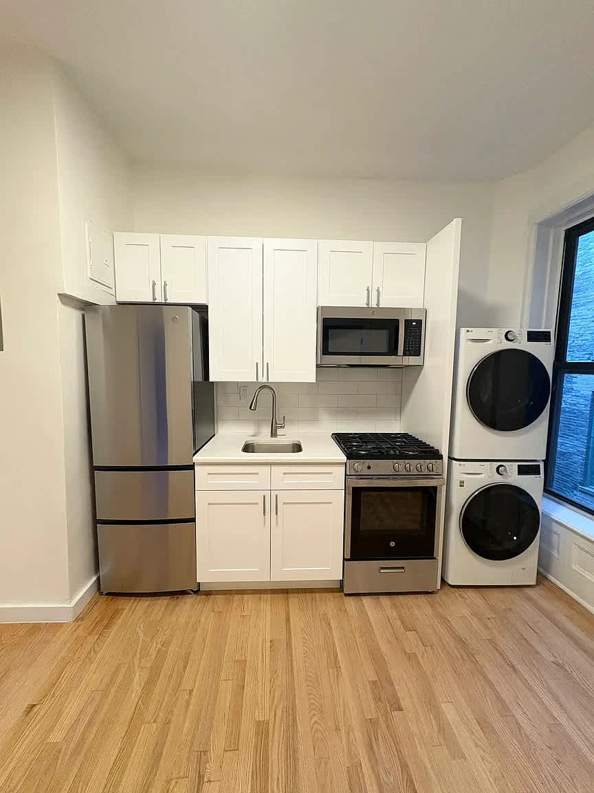 1430 Lexington Ave Apt 32E – photo 4