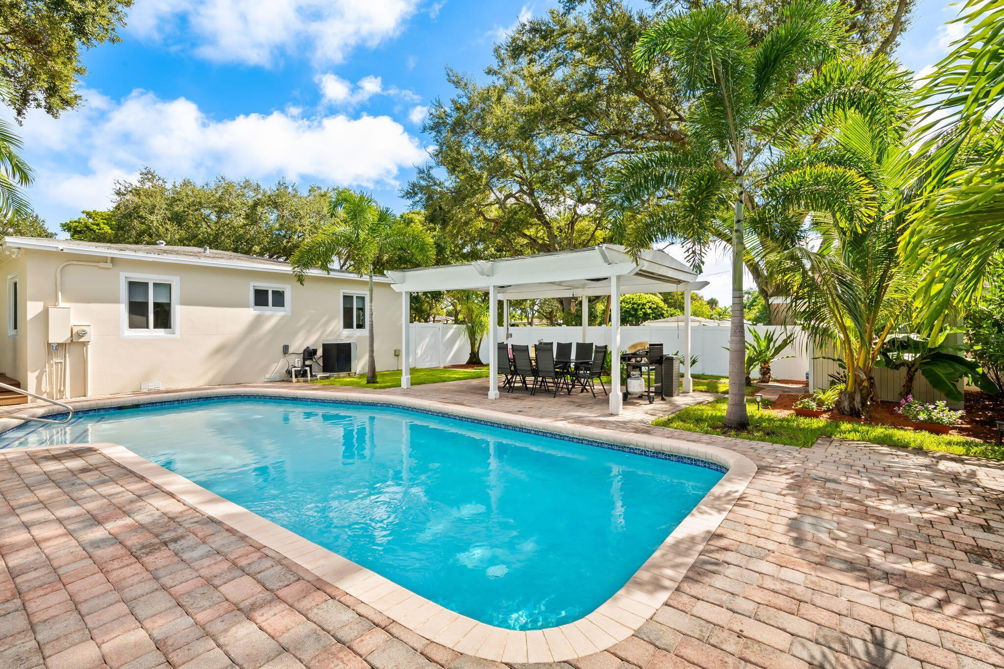 1300 SW 17th Street – photo 2