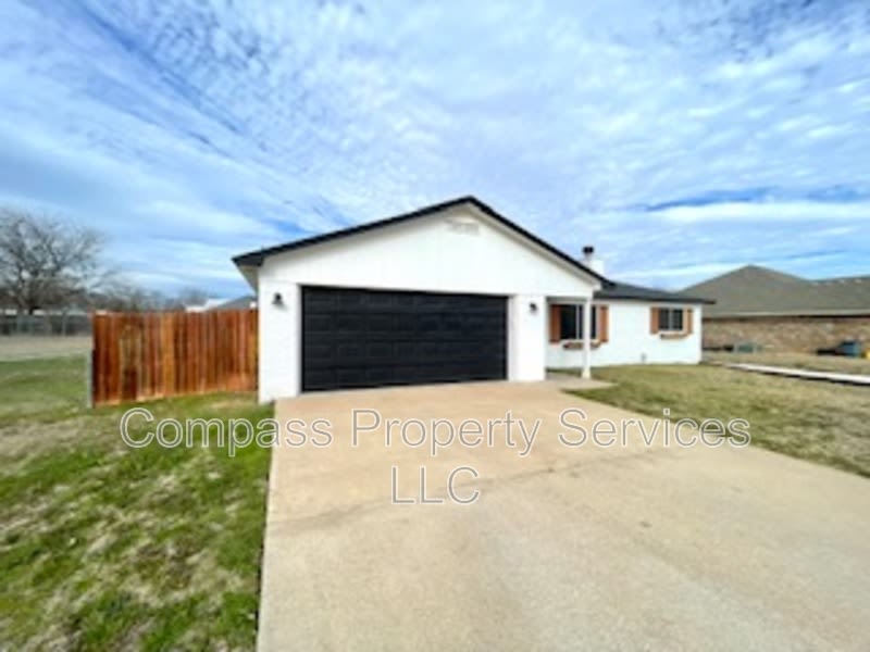 396 Fernwood Dr. – photo 2