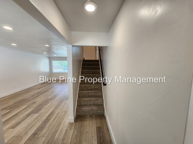 1565 South Higbee Avenue – photo 5