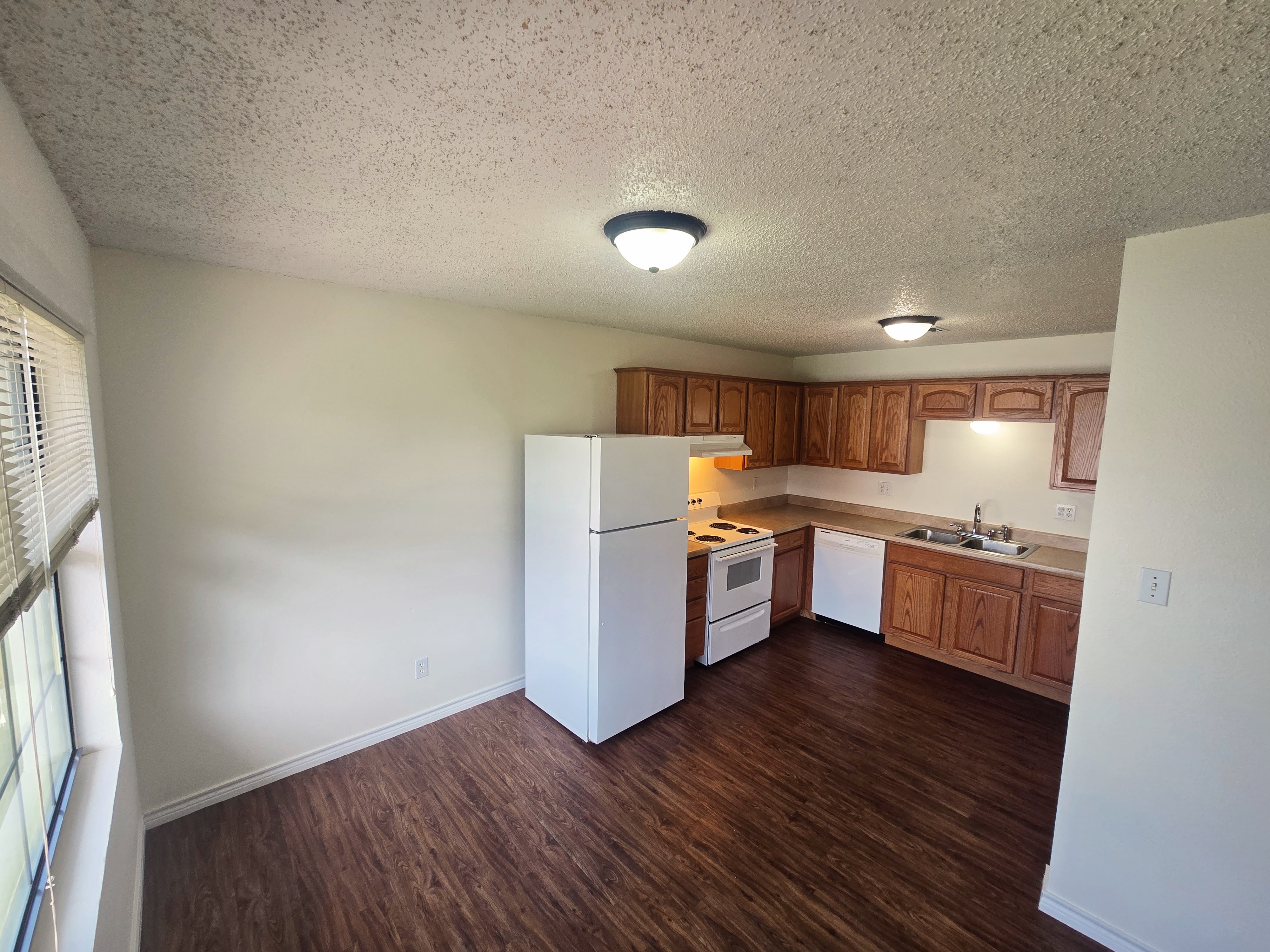 102 Lady Bird Lane – photo 3