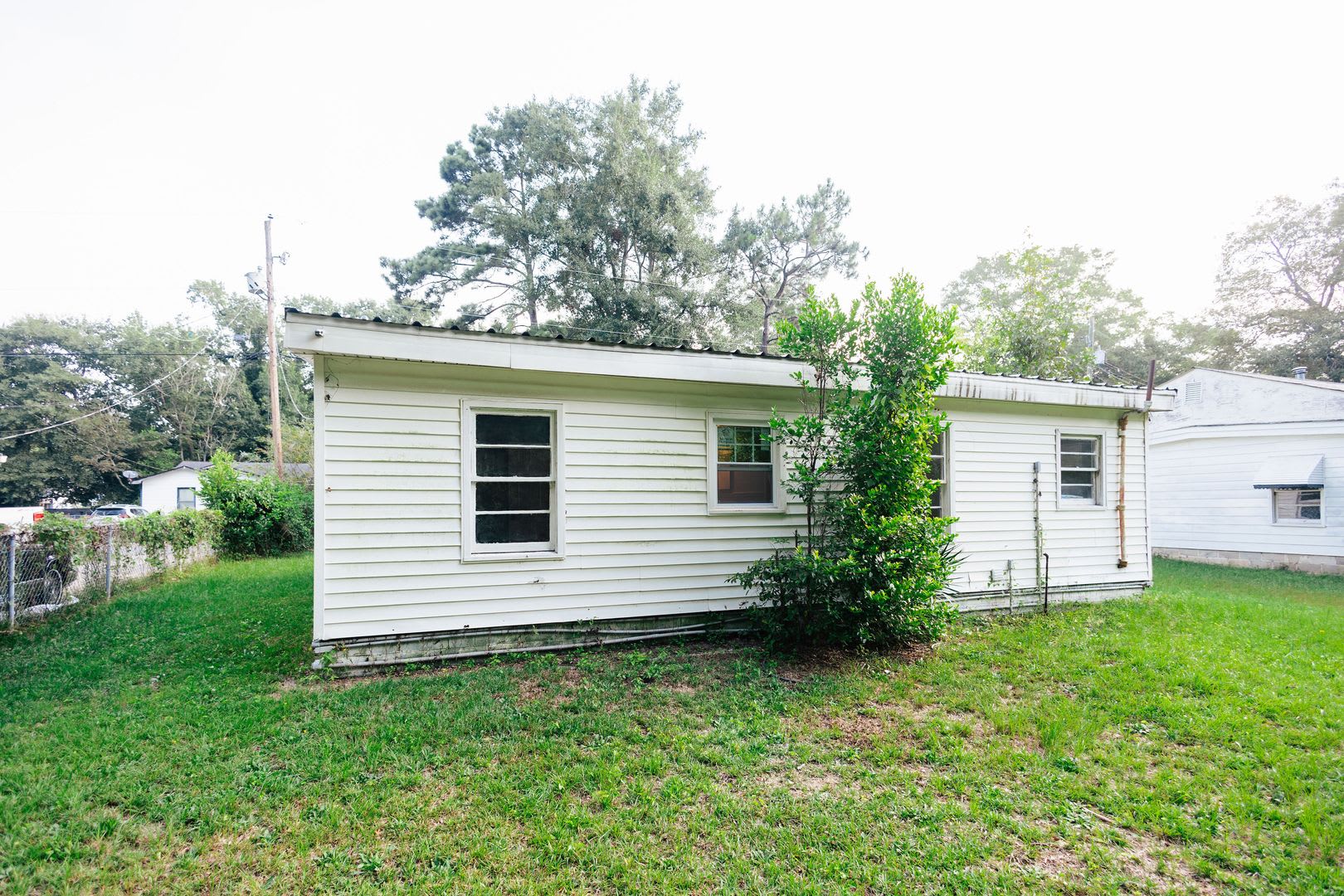 Freshly Renovated 2BR Home for Rent – 4170 Palace Ave! – photo 5