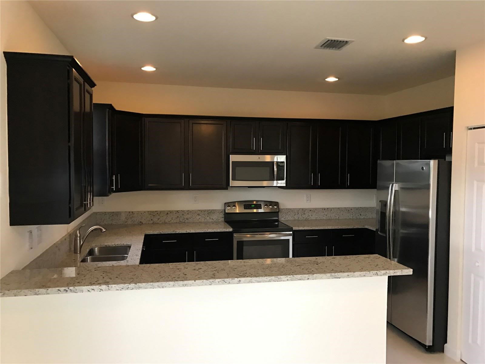 8806 Northwest 103rd Avenue – photo 2