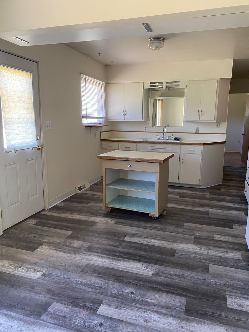 South Missoula 3 bedroom with fenced yard and garage – photo 4