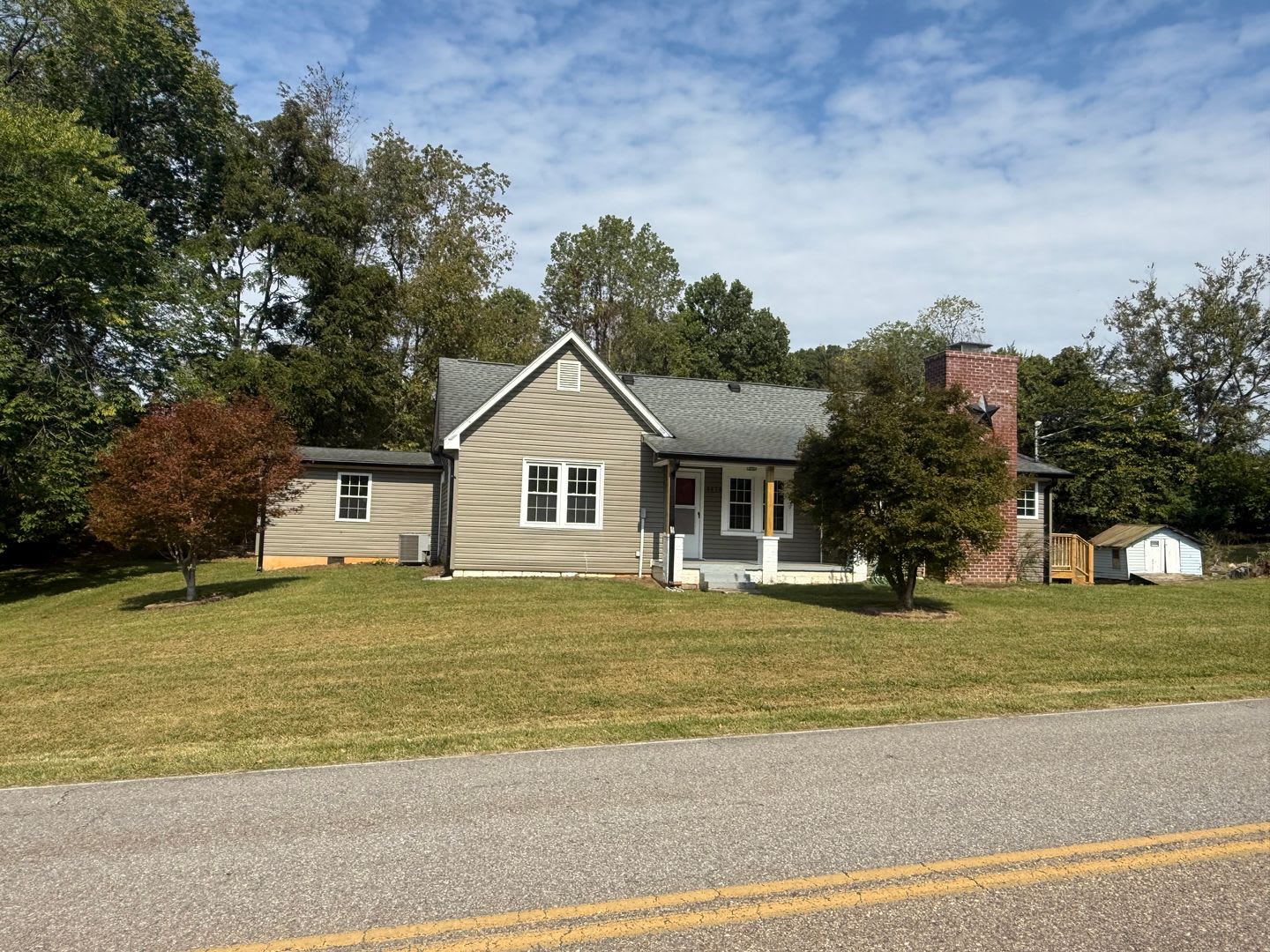 Very nice 4 bedroom home near Tri Cities Airport & Northeast State! – photo 2