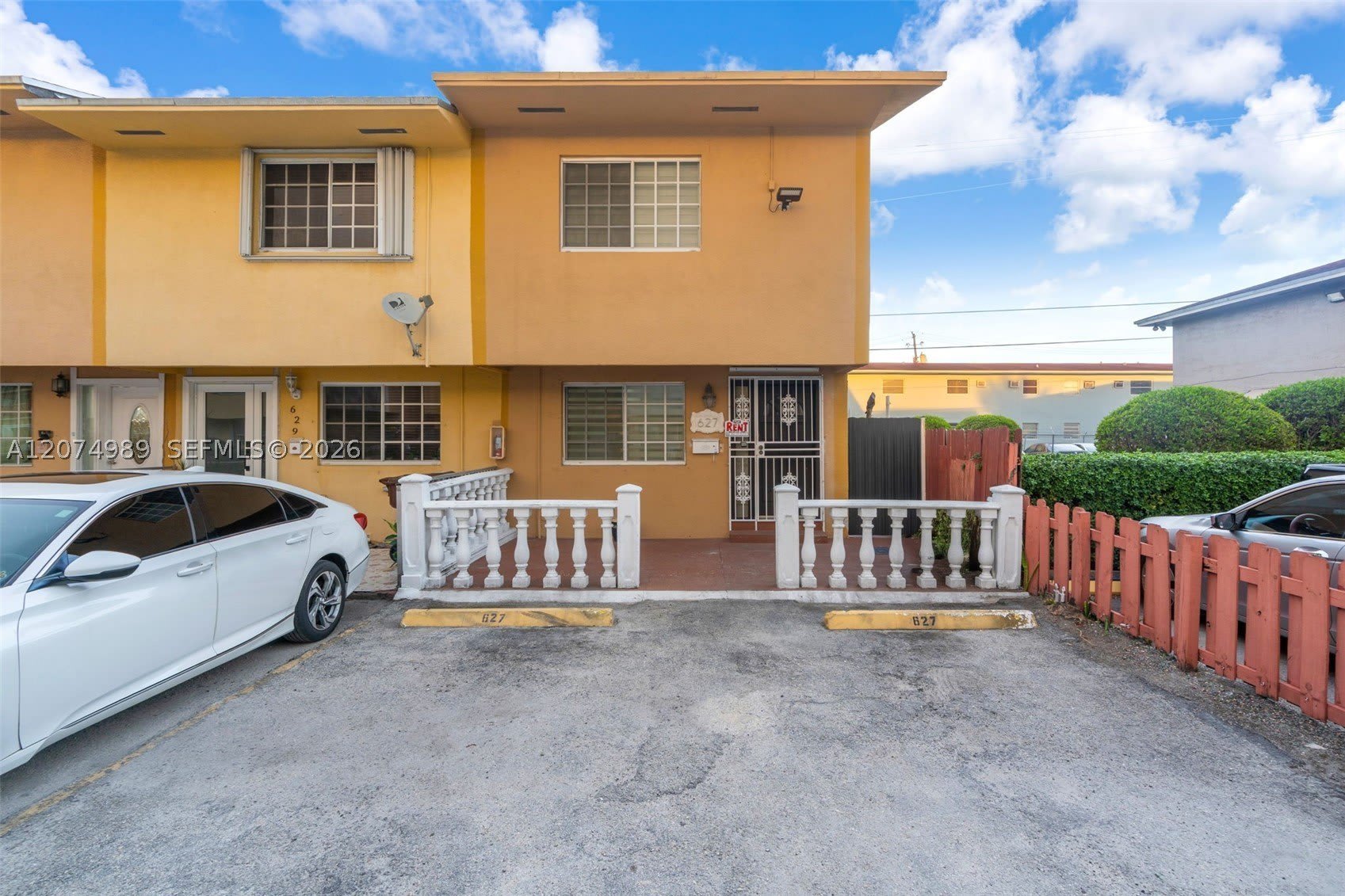 627 W 68th St – photo 1