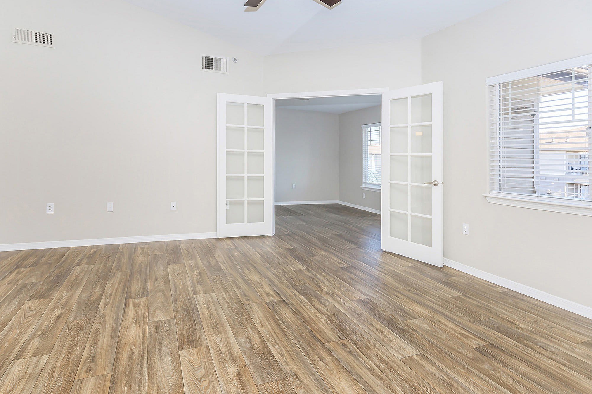 Creekside At Palmer Park Apartments – photo 1