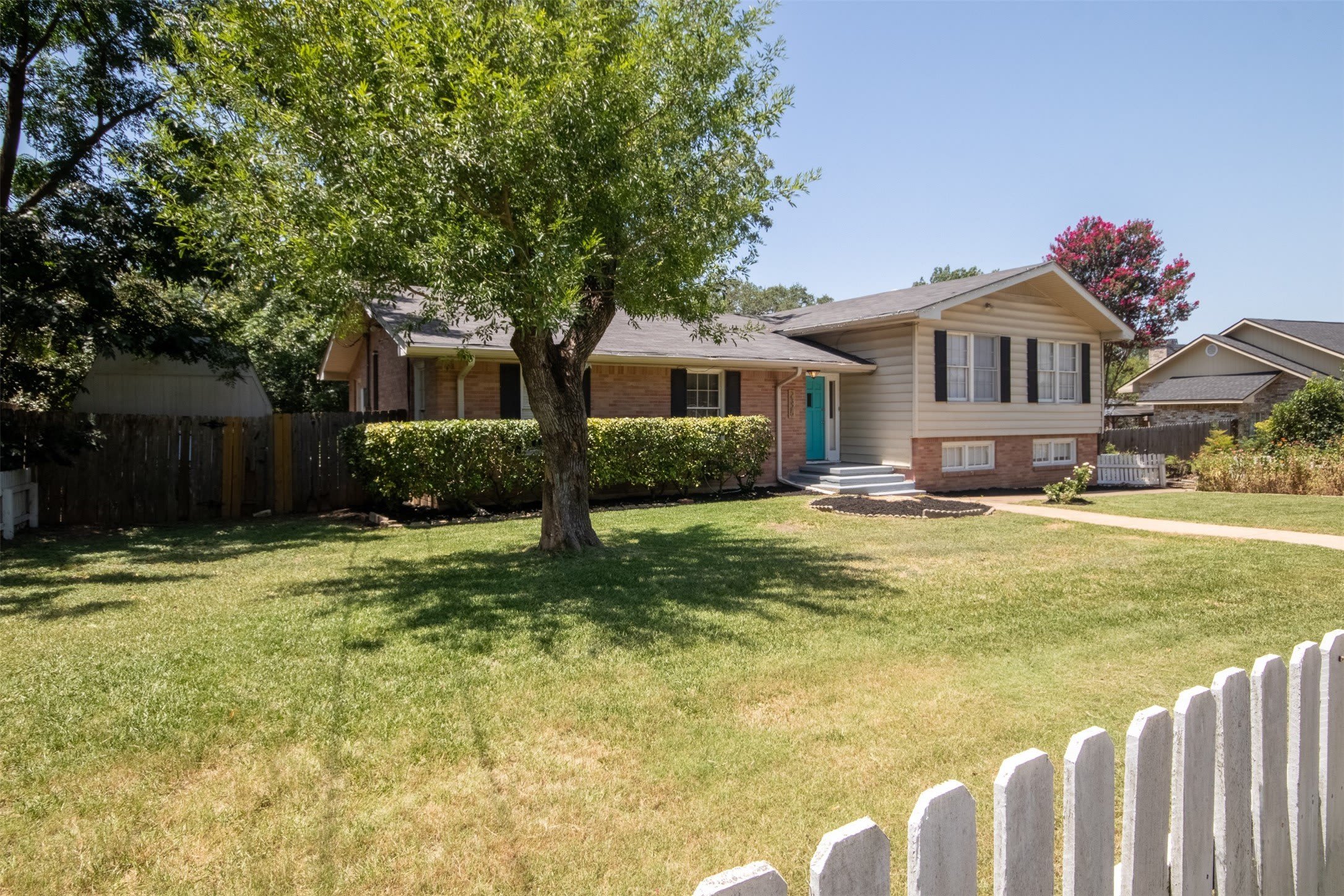 2325 Lake Ridge Circle – photo 3