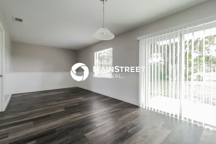 1117 Swan Street – photo 4