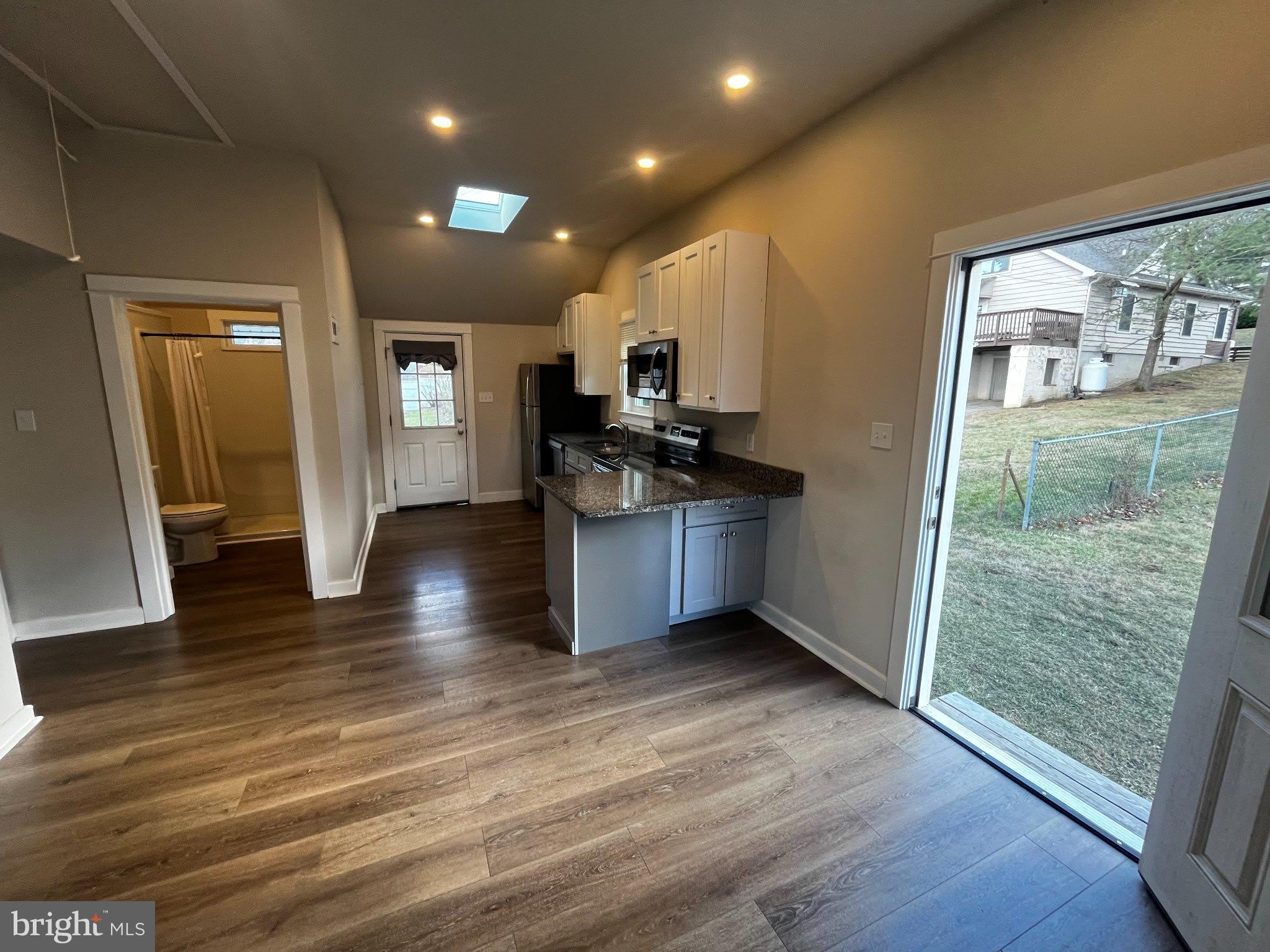 3718 NORWOOD Avenue – photo 5