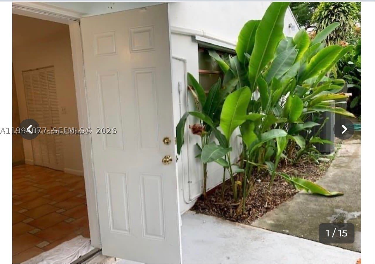4230 SW 11th St – photo 1