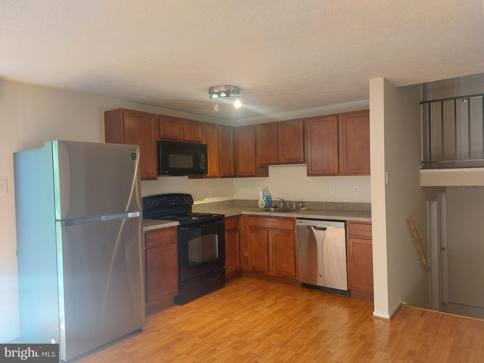 1312 Hillcrest Drive – photo 3