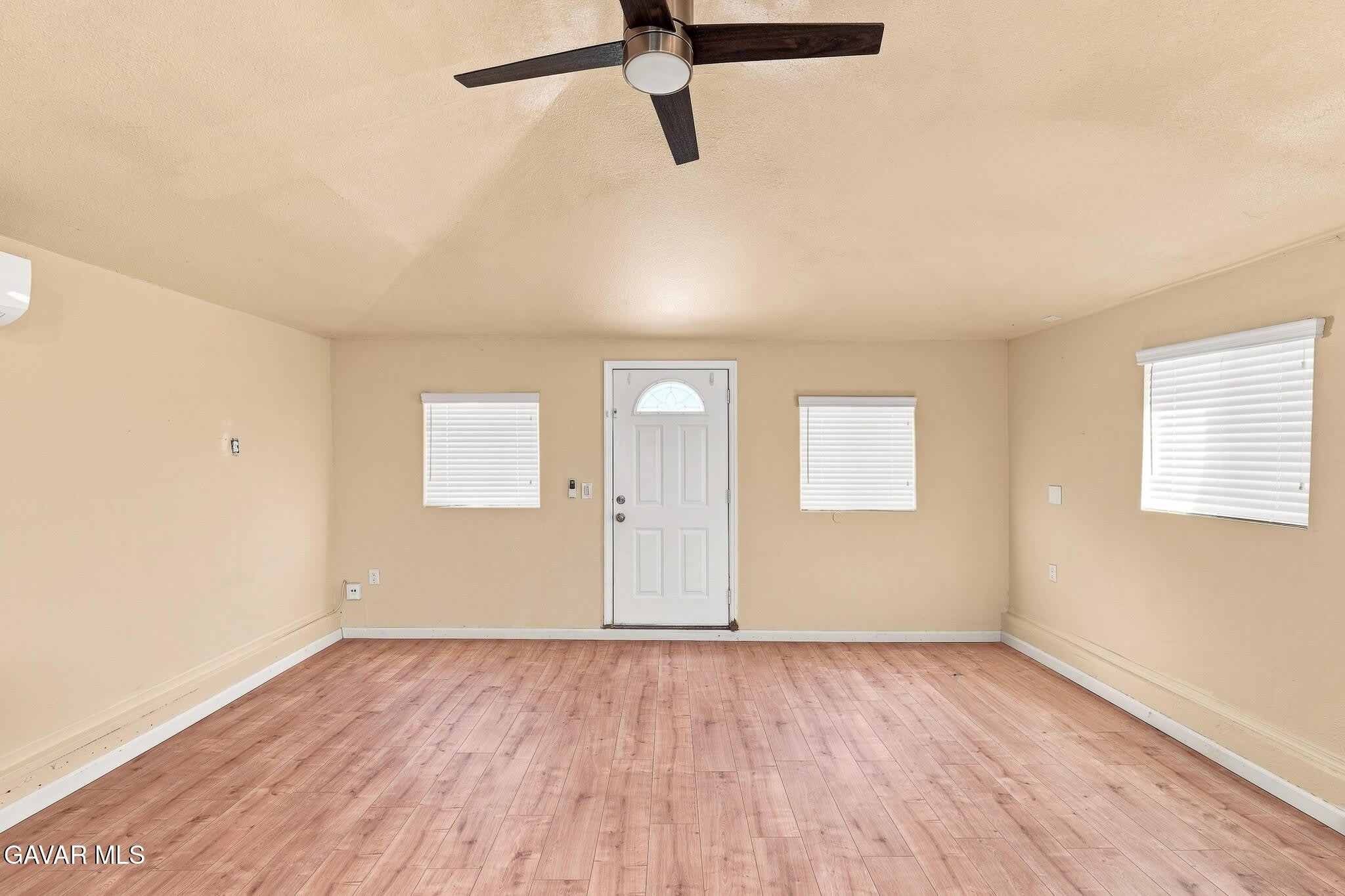 2048 W 112th Street – photo 2