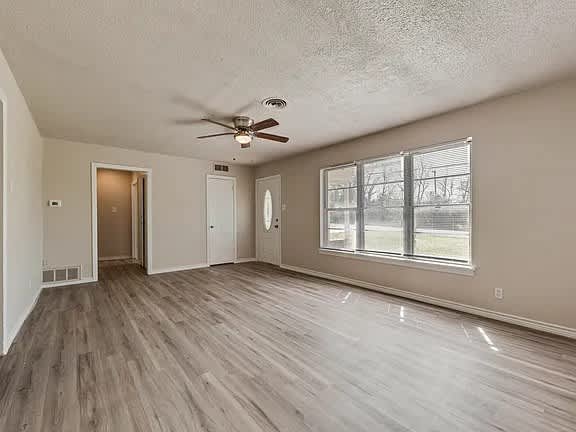 165 Eisenhower Boulevard – photo 4