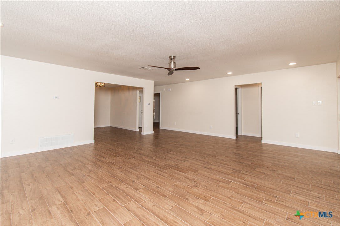 304 Timber Ridge Drive – photo 3