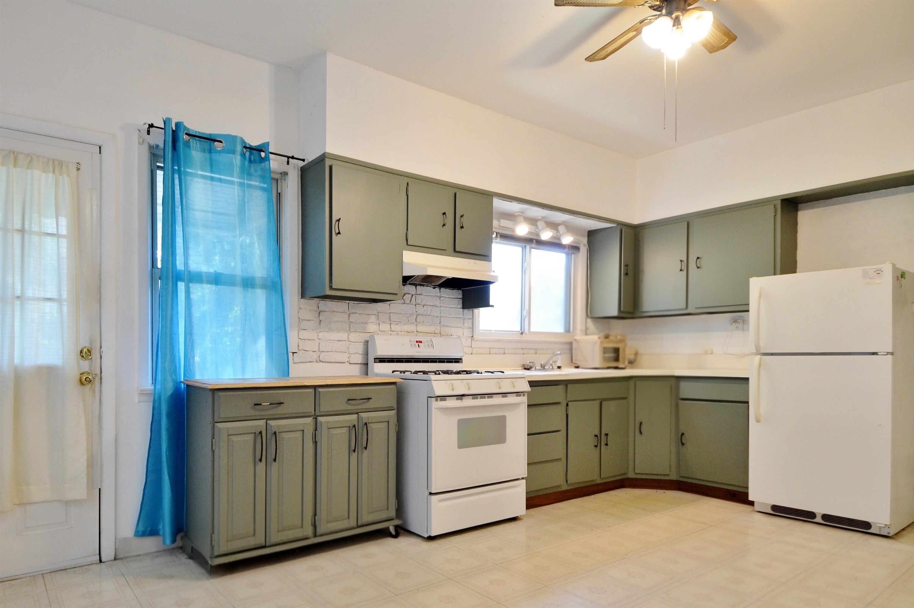 38 E 41ST ST – photo 3