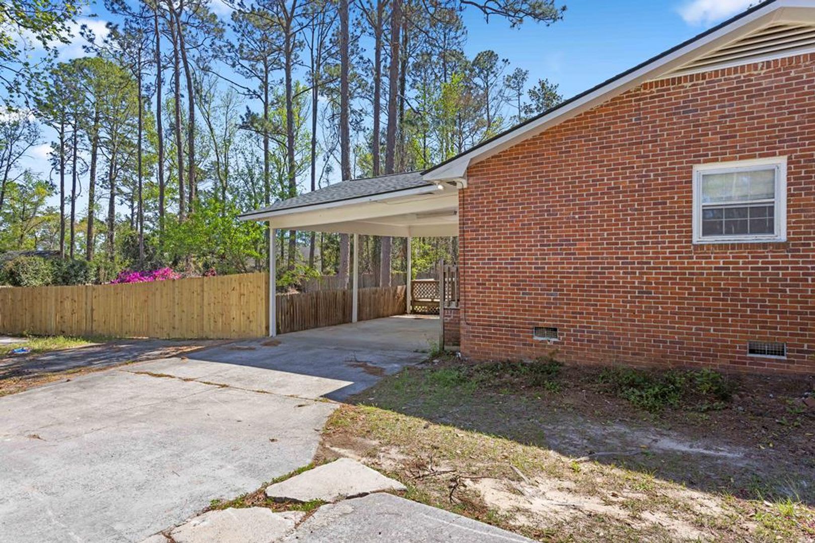 Spacious Brick Home with Modern Upgrades & Huge Fenced Yard in Valdosta! – photo 2