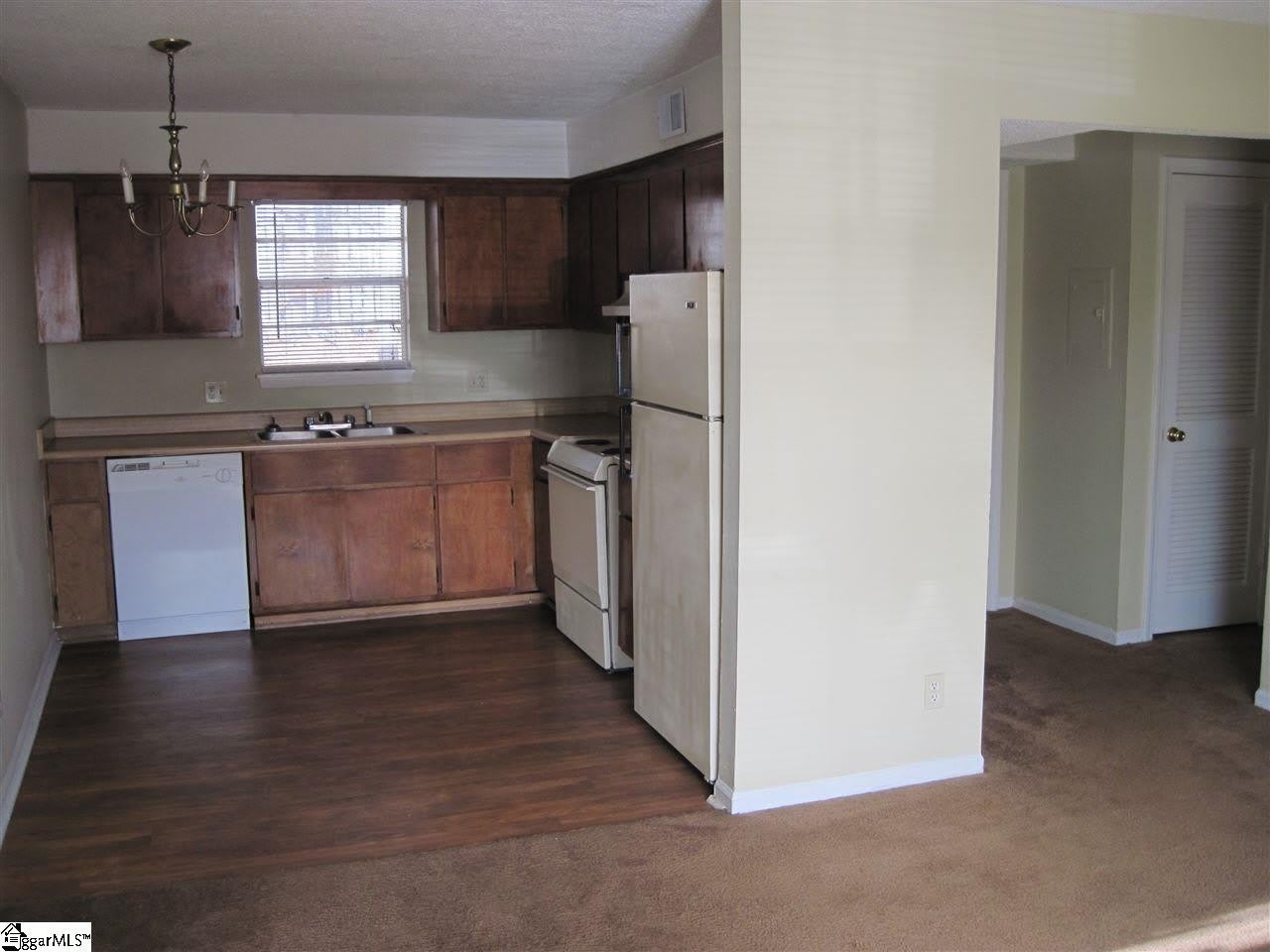713 E Curtis Street – photo 4