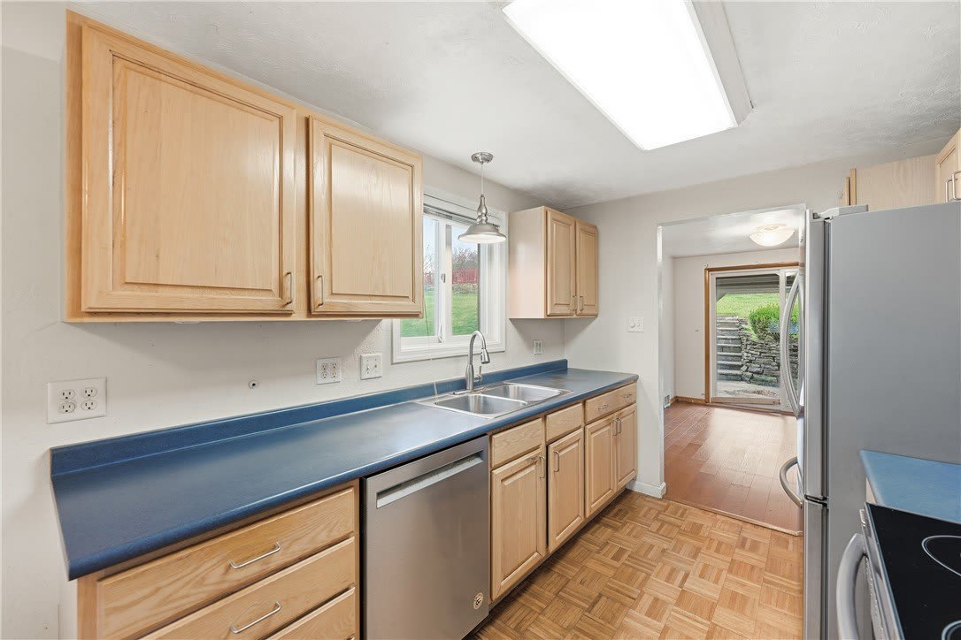 1243 Lakemont Dr – photo 4