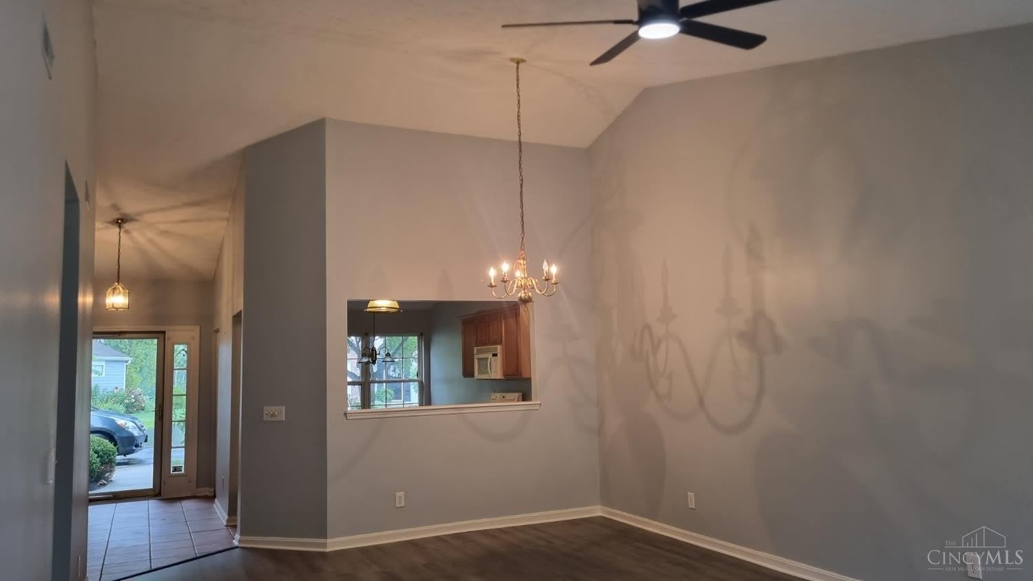 210 Elmwood Drive – photo 4
