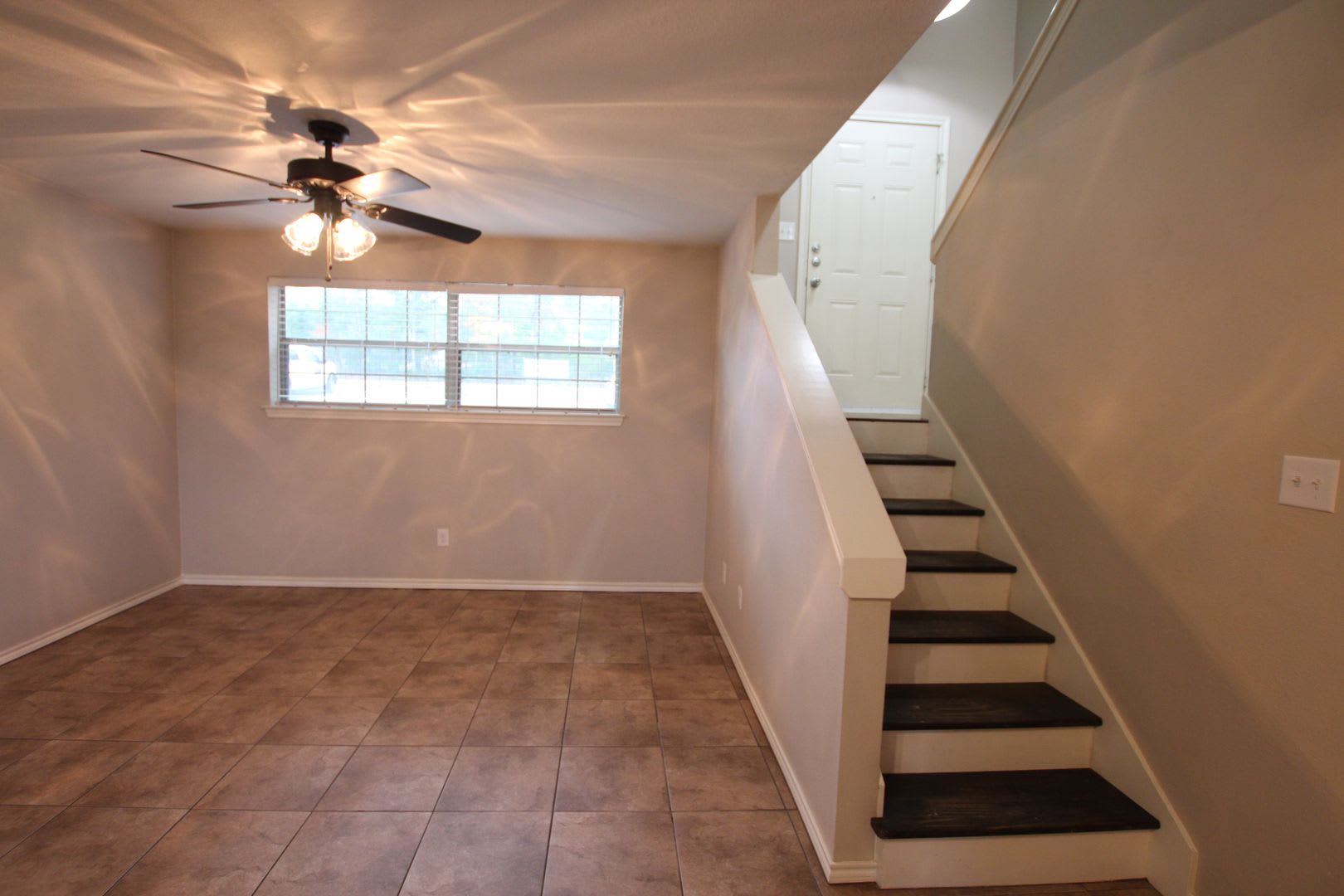2 Bedroom Town house for Rent in Lindale! – photo 5