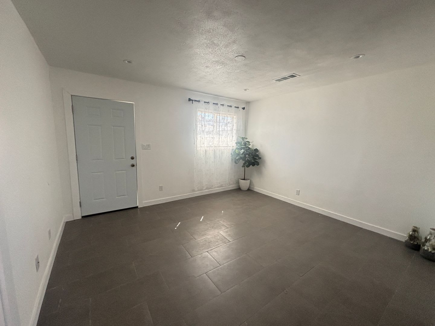 West Lancaster Single Story Detached Triplex – photo 2