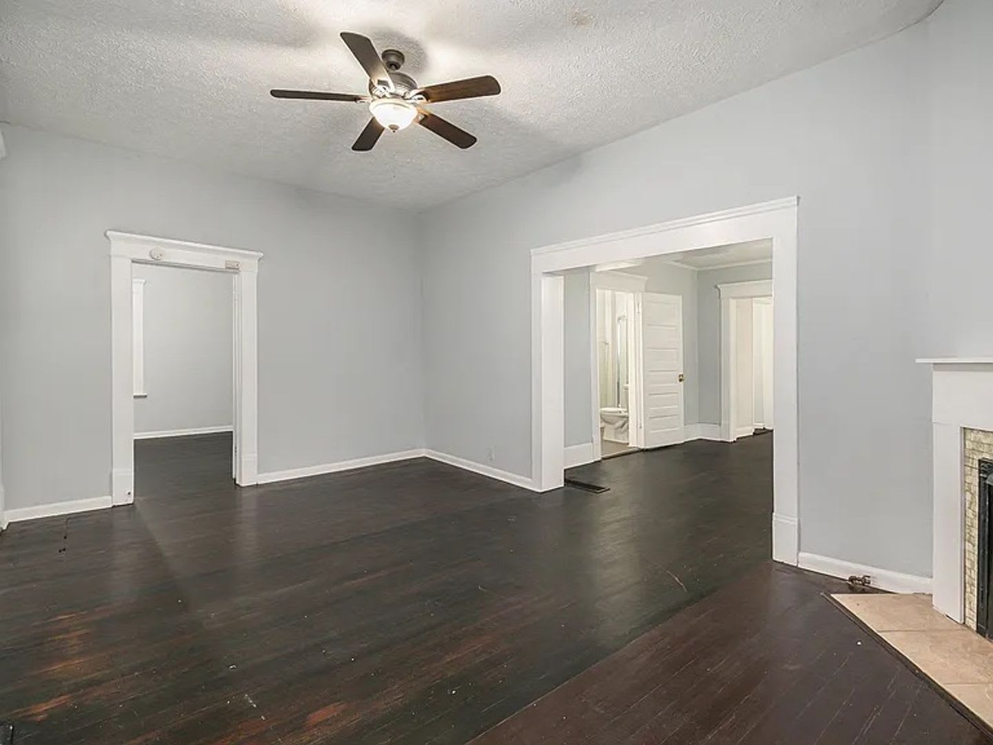 Spacious 3bd/2ba in Capitol View w/ Huge Fenced-In Backyard! – photo 2