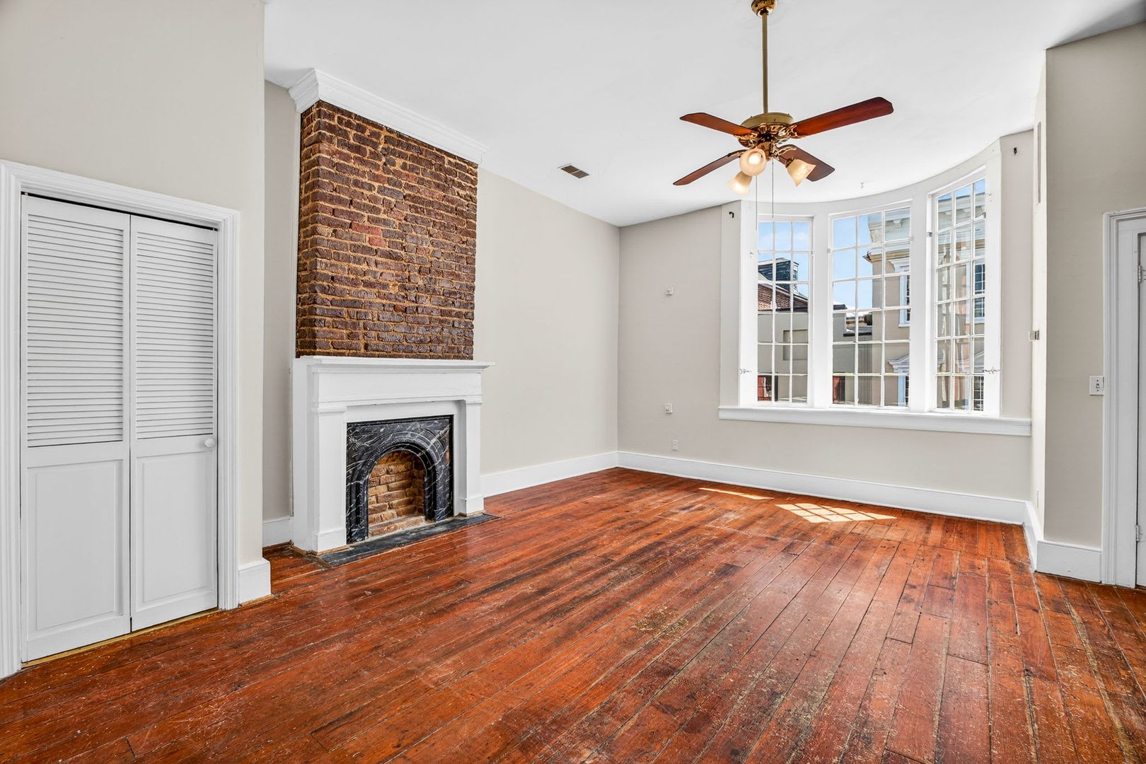 Prime Downtown Living on King Street – photo 5