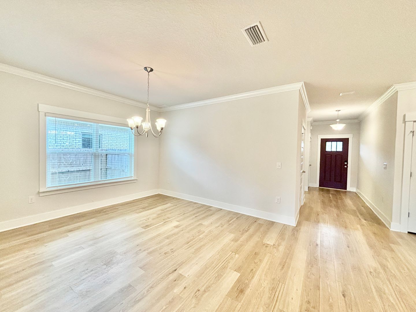 Open-Concept Brick Home – photo 5
