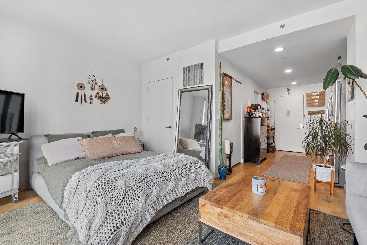 215 Ave B – photo 3