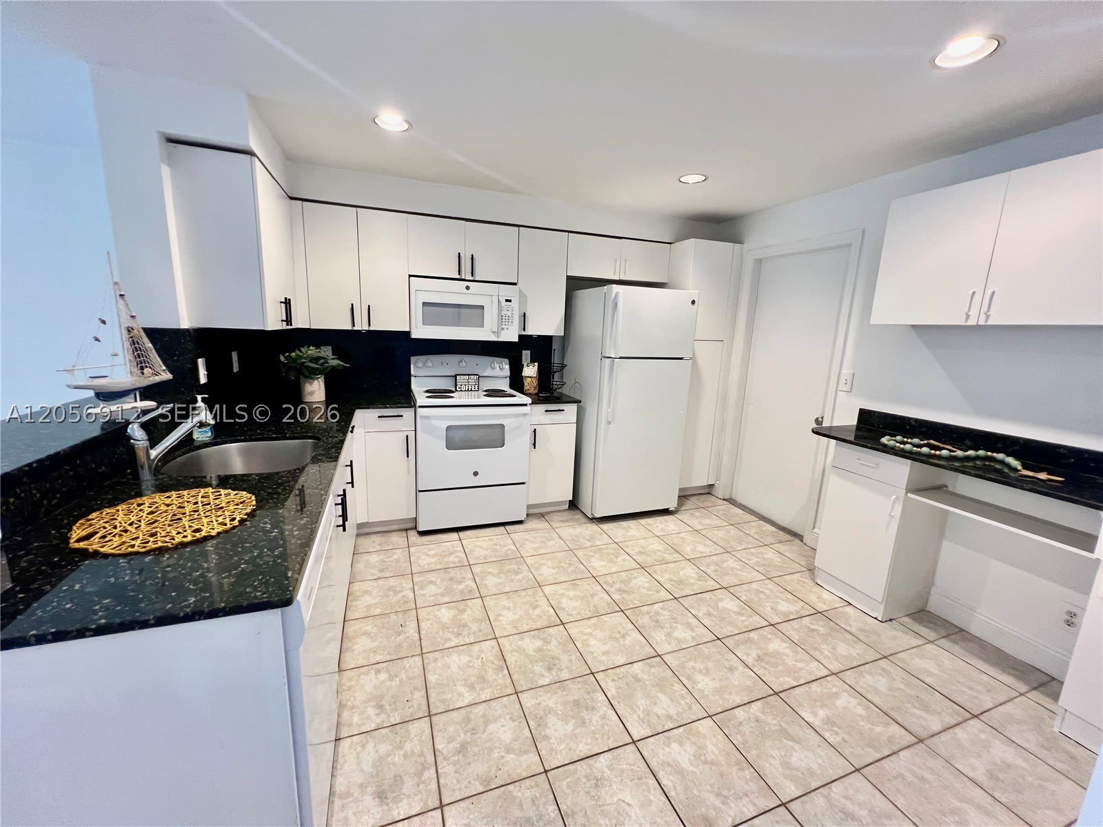 1387 Barcelona Way – photo 3