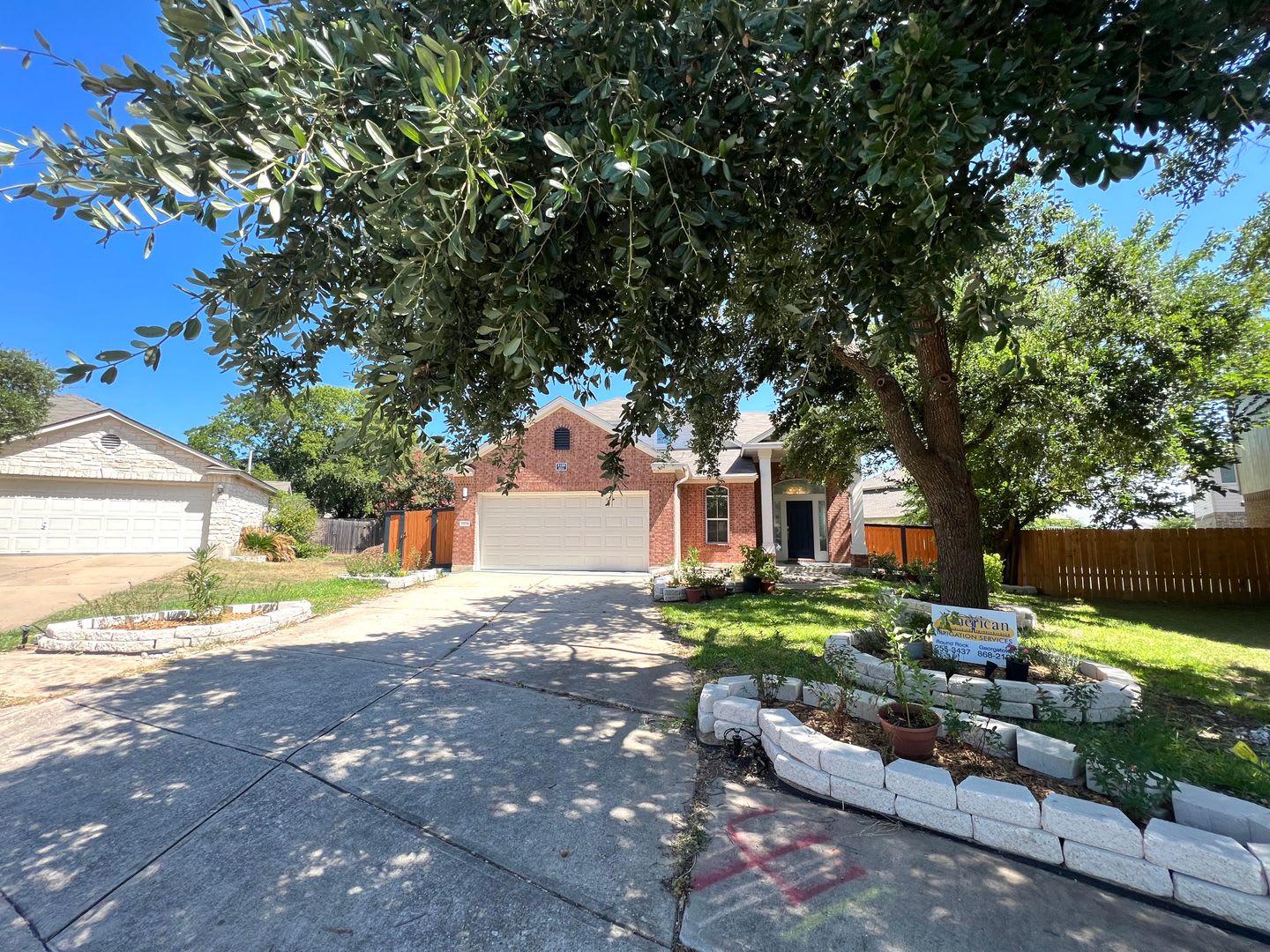 3 Bedroom 2 5 Bath 1 Single Family Home For Rent In Cambridge Heights Area Of Round Rock Texas On A Cul De Sac Lot – photo 2