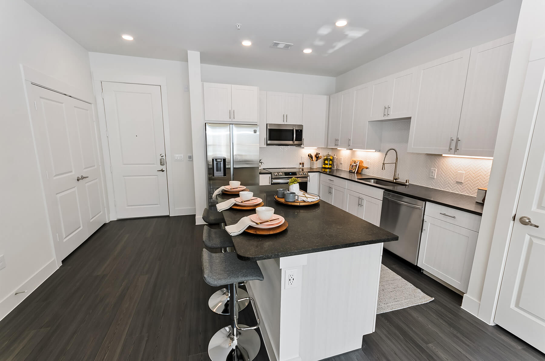 Opal Legacy Central Apartments – photo 1