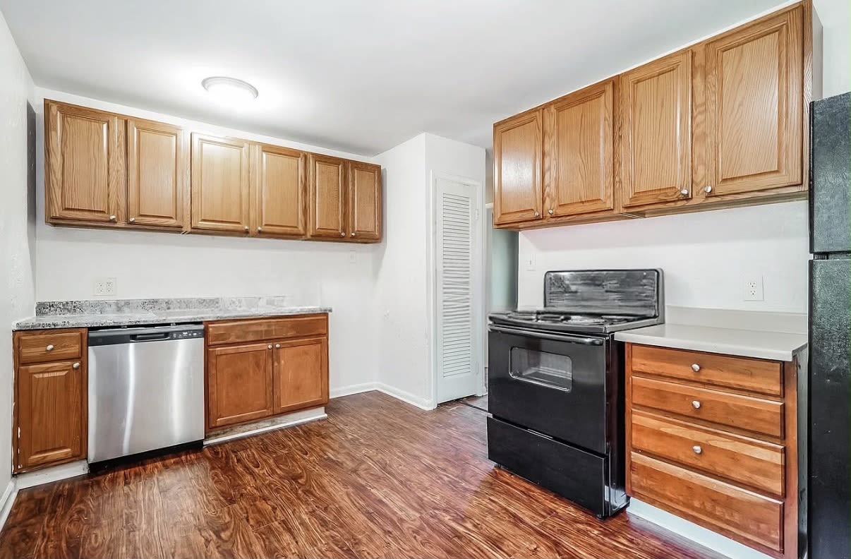1551 Wilton Dr – photo 4