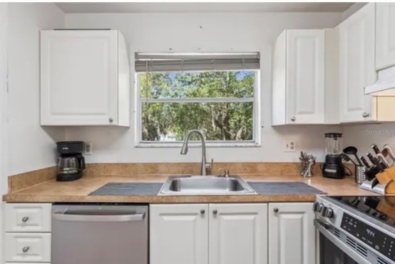 2564 WOODGATE Boulevard – photo 4