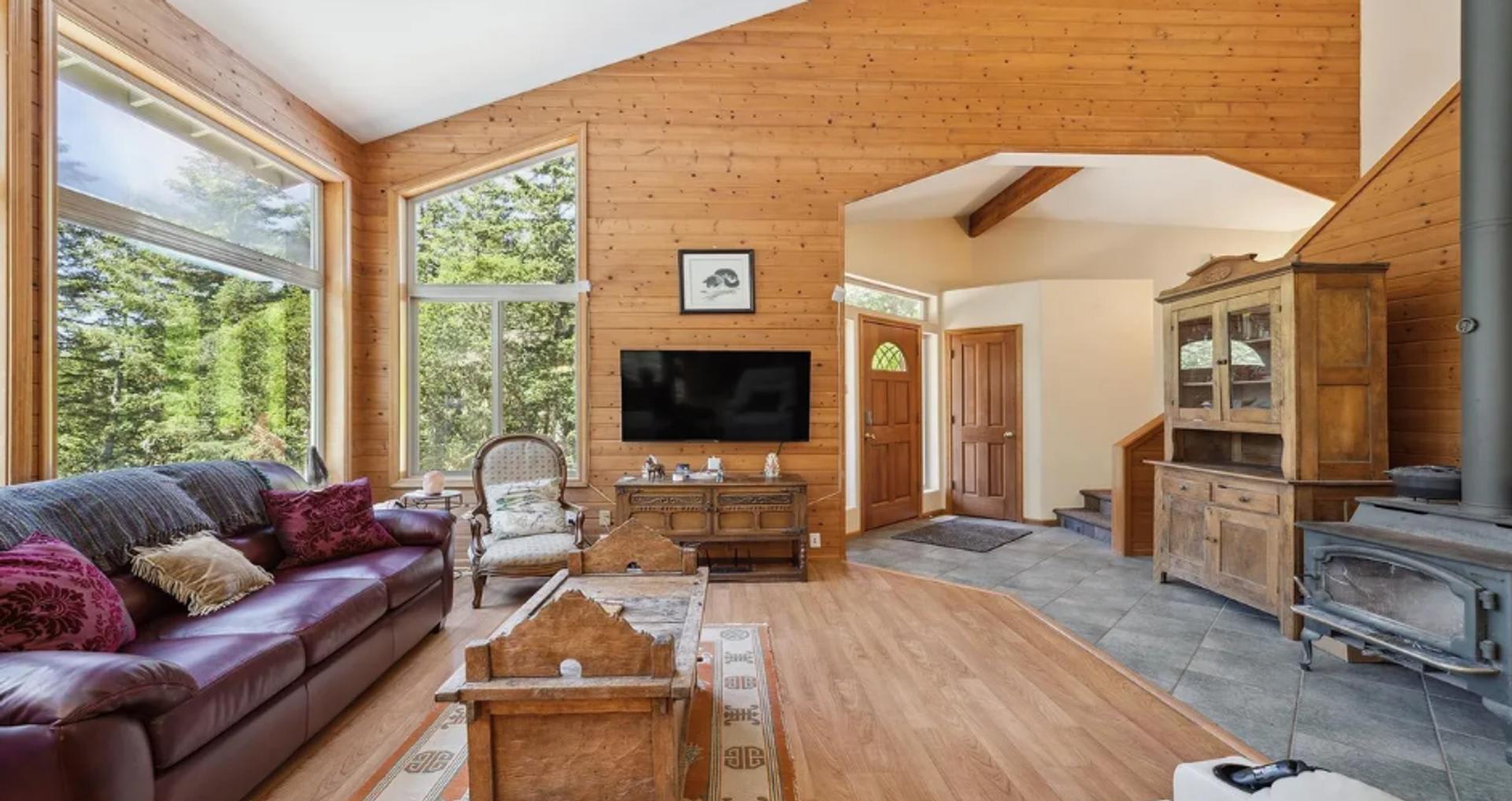 Welcome to Your Dream Home- Peaceful, Secluded... A MUST TOUR – photo 4