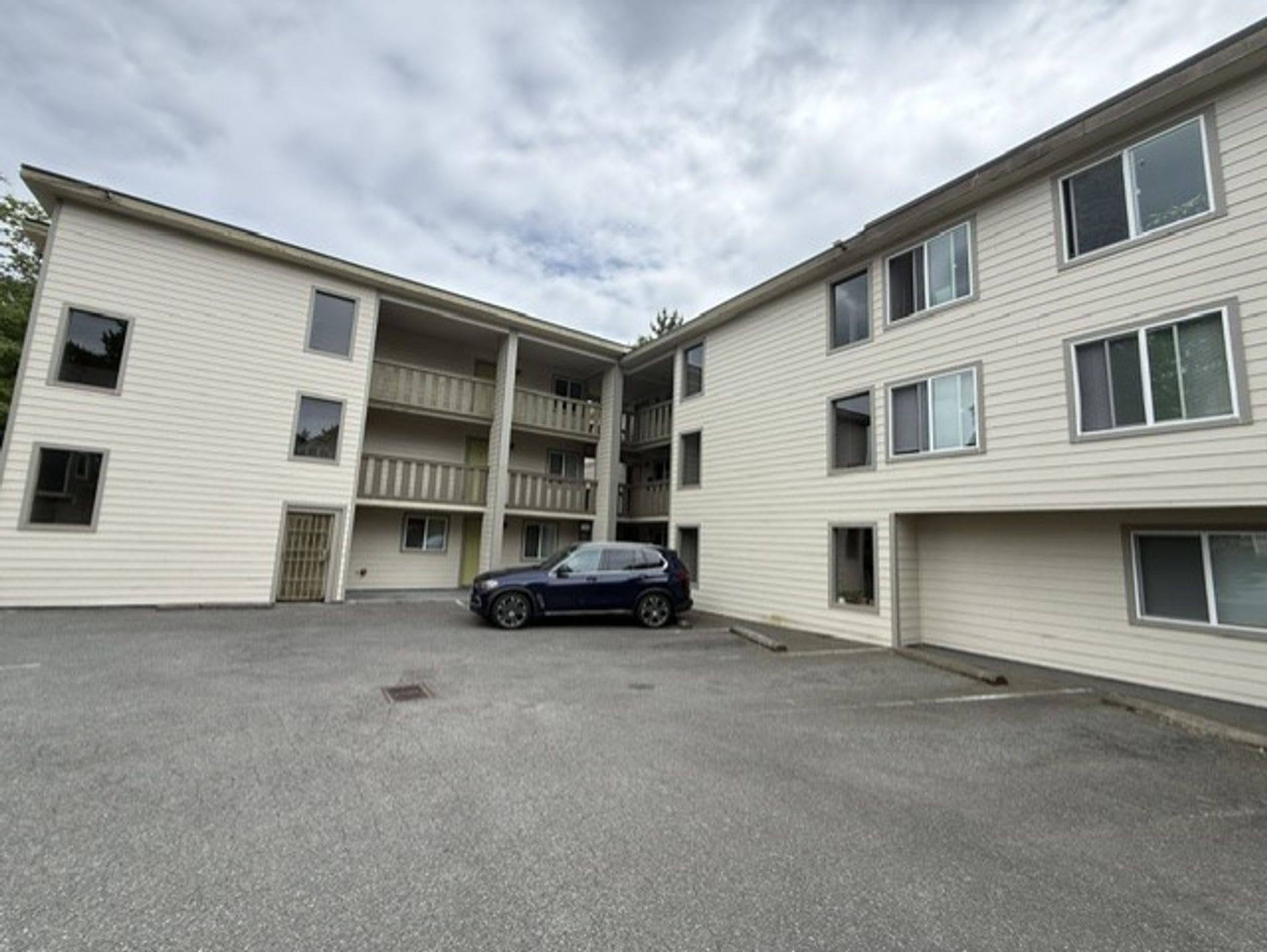 301 Apartments – photo 1