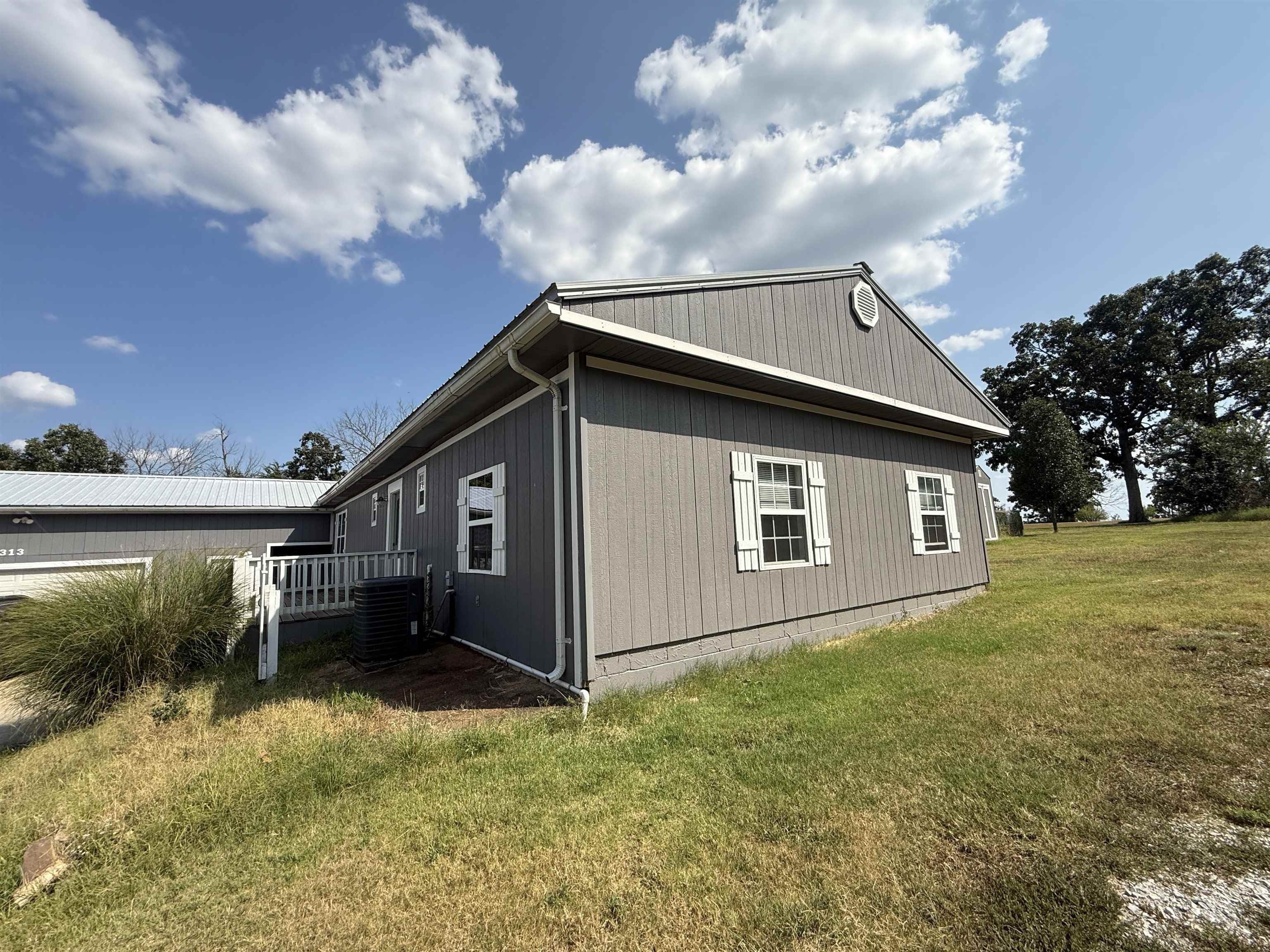 313 Fairway Drive – photo 2