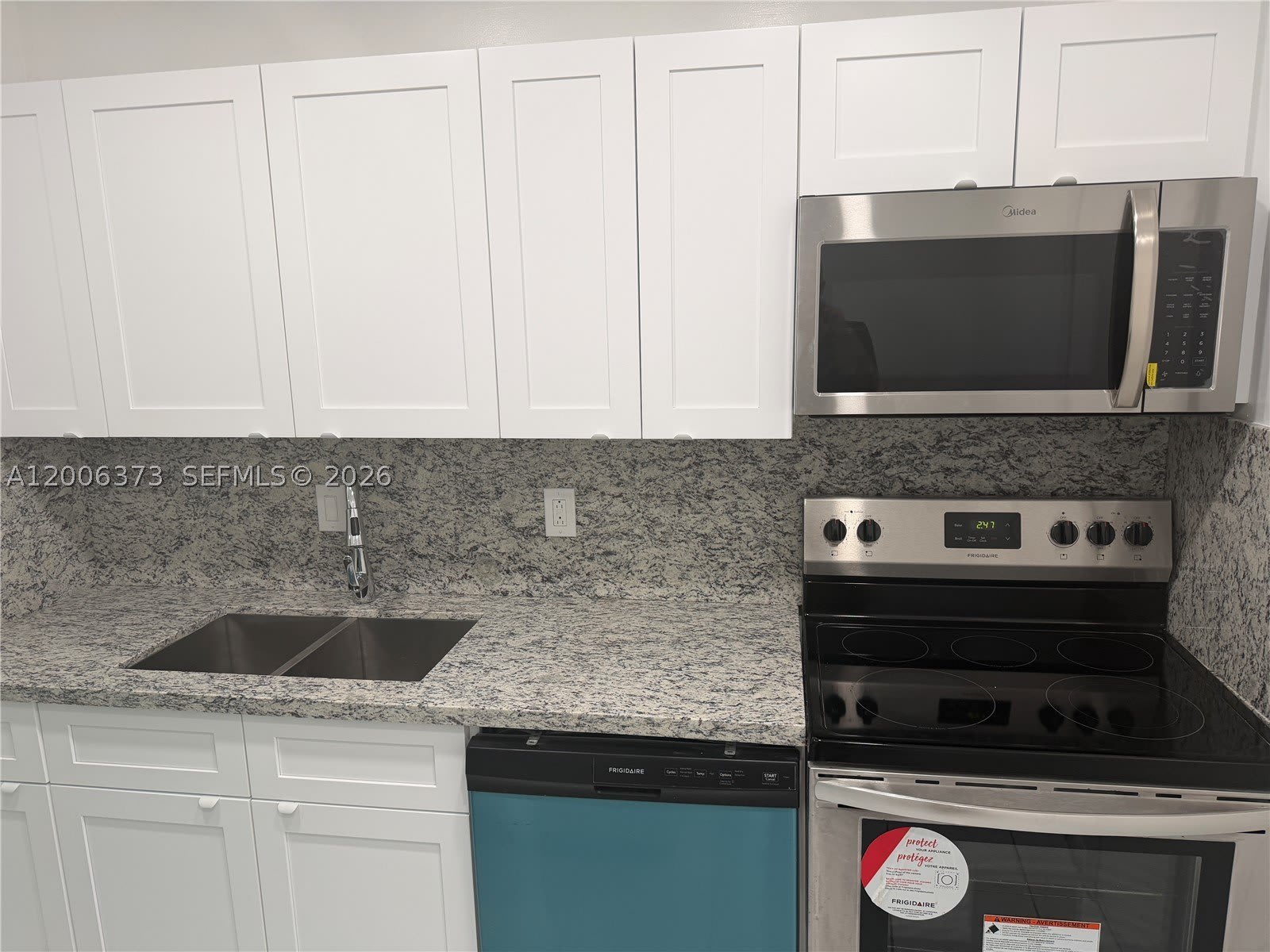 2200 NE 66th St – photo 3